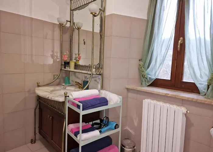 La Casa Di Elena Affittacamere Camerino